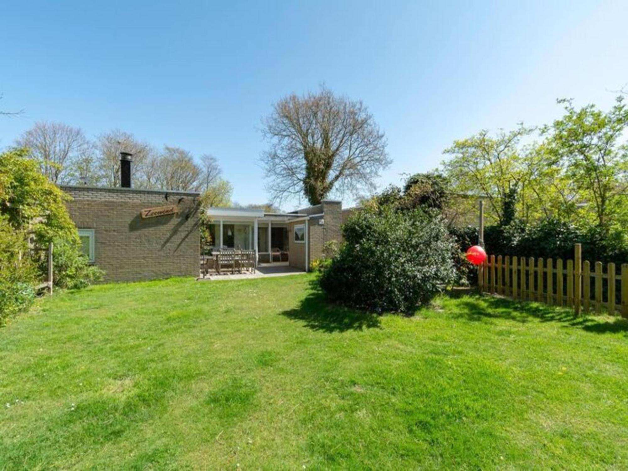 Stylish Bungalow With A Large Garden Sint Maartensvlotbrug Exterior photo