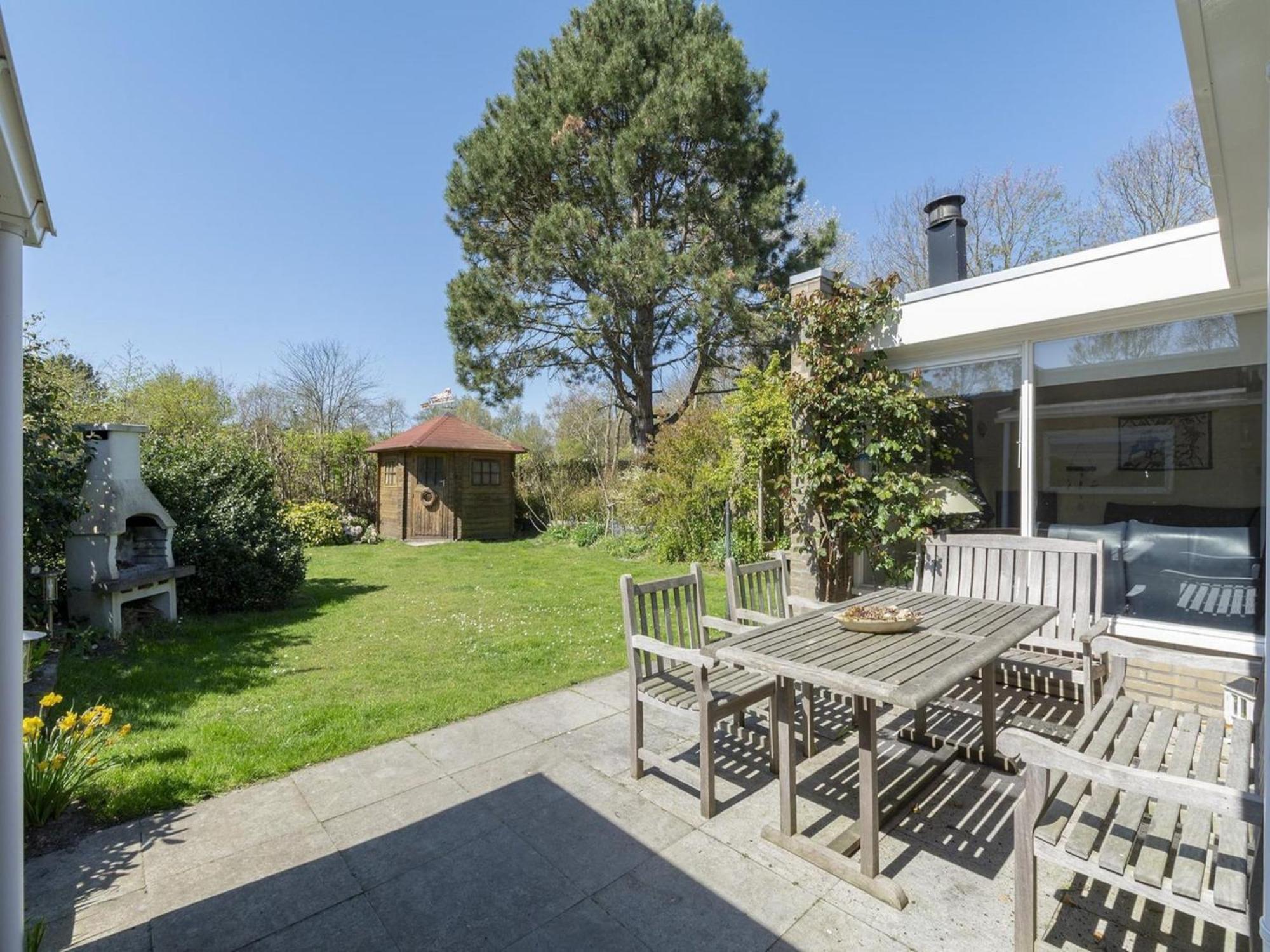 Stylish Bungalow With A Large Garden Sint Maartensvlotbrug Exterior photo