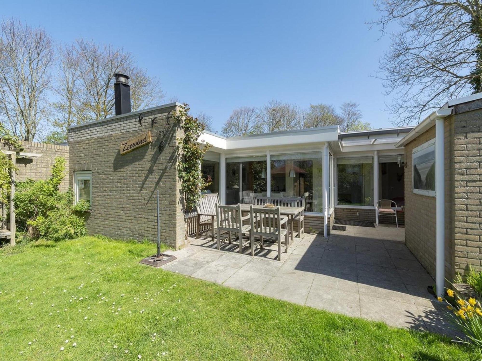 Stylish Bungalow With A Large Garden Sint Maartensvlotbrug Exterior photo