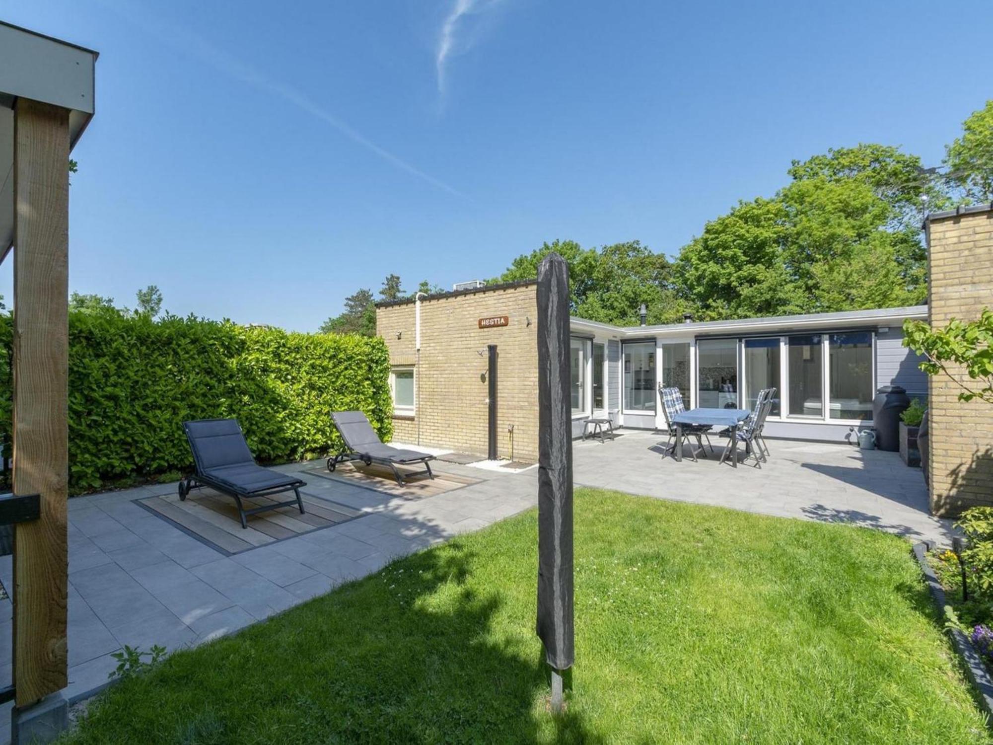 Stylish Bungalow With A Large Garden Sint Maartensvlotbrug Exterior photo